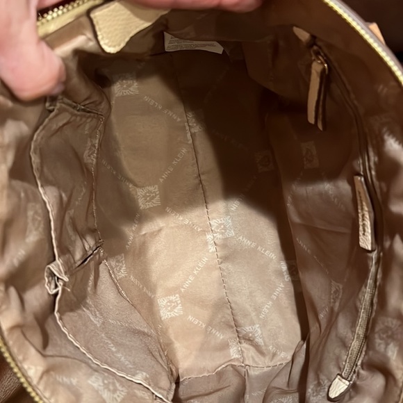 Anne Klein creamy buff color with beautiful saddle color straps. - Picture 11 of 17